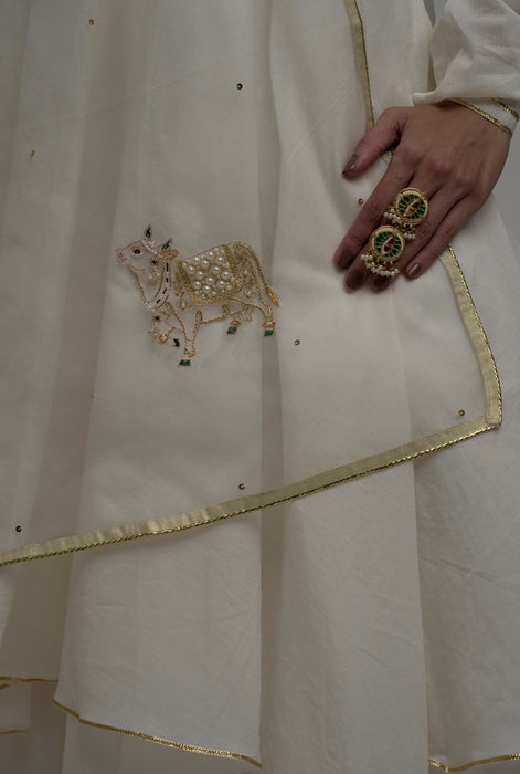 Nandi Dupatta - White